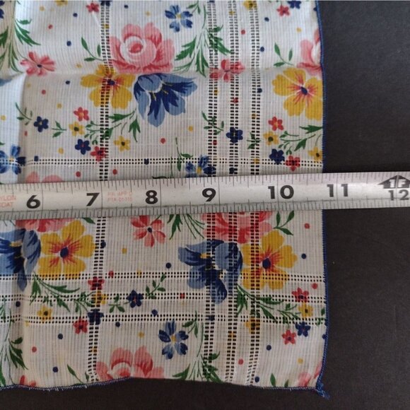 Vintage Cotton Hankies Handkerchief Rose Floral Design Country Cottage Core Blue - Picture 4 of 5